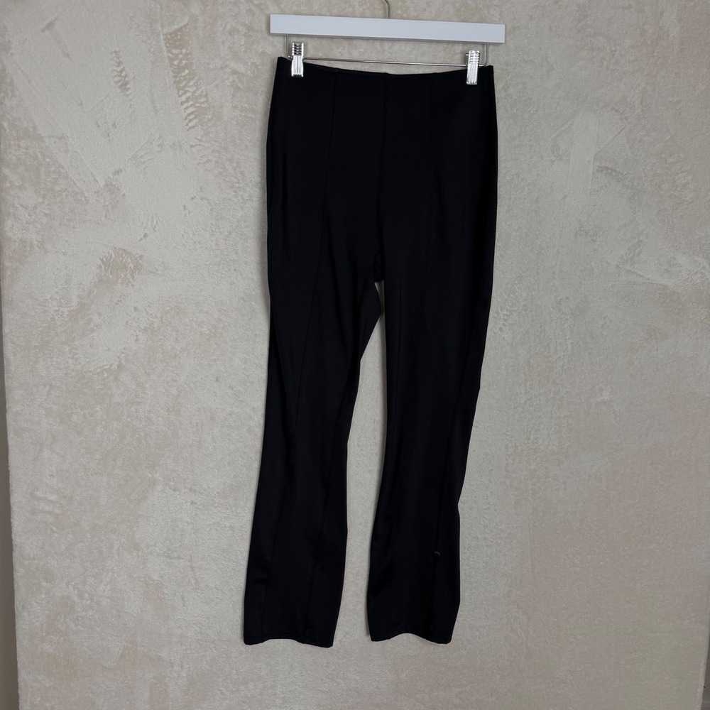 Black High Waisted Seamed 7/8 Leggings with Snap Ankle Detail Size M COmpression - Picture 1 of 6